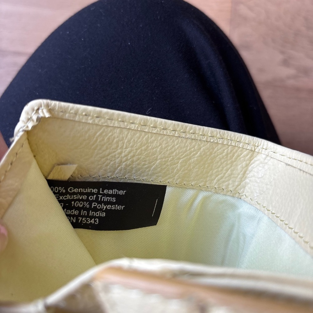 100% leather folding wallet pale yellow - Picture 3 of 3